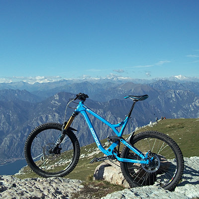 bike view over lake garda